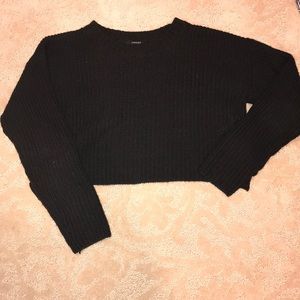 Cropped dark green sweater